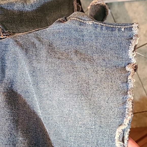 Indigo Rising Slightly Distressed Denim Shorts Size 5/27 - Picture 5 of 11